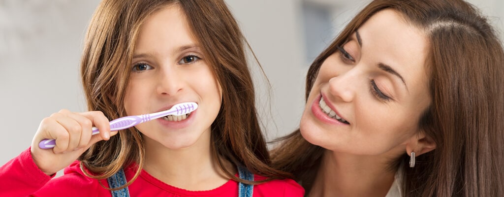 is it ok to share tooth brushes